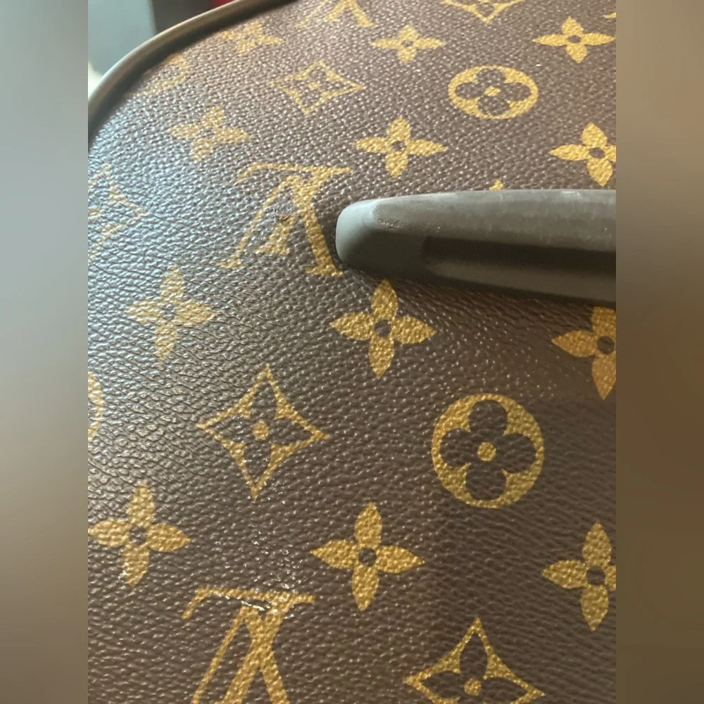 💯% Authentic Louis Vuitton Monogram Duffel Bag (carry-on) - Picture 12 of 16